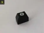 Auflaufstopper für Schließkantensicherung an einem Industrietor zum mechanischen Schutz der Sicherheitsleiste mit Zusatzplatte.