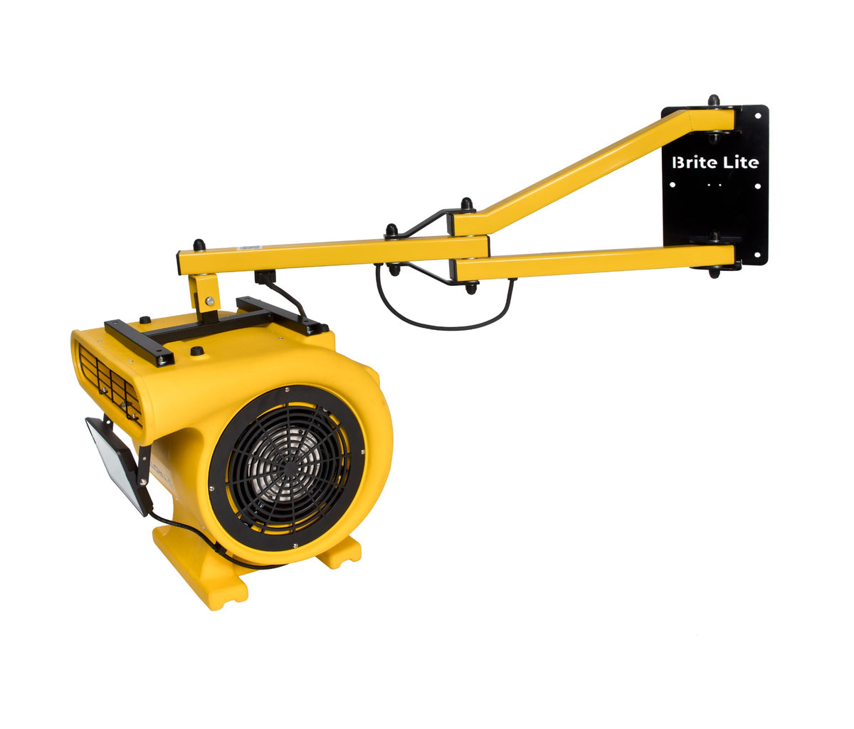 Krachtige Brite Lite 2250 dockventilator met gele zwenkarm en geïntegreerde LED-verlichting voor industriële laadperrons